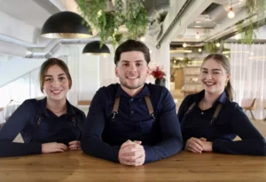 Wat moet ik dragen als ik in de horeca werk?