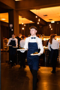 Hoe flexibel is werken in de horeca en kan ik dit combineren met mijn studie?